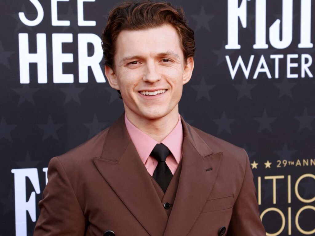 tom holland net worth